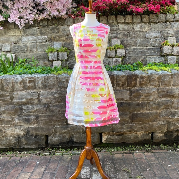 Floral Pink and Green Sleeveless Dress - Picture 2 of 14